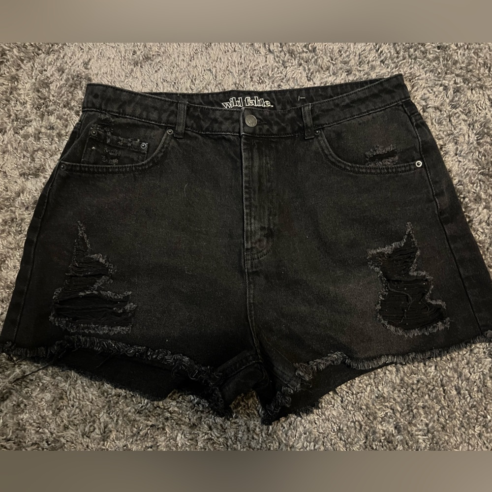 Wild Fable distressed black high rise shorts size 14